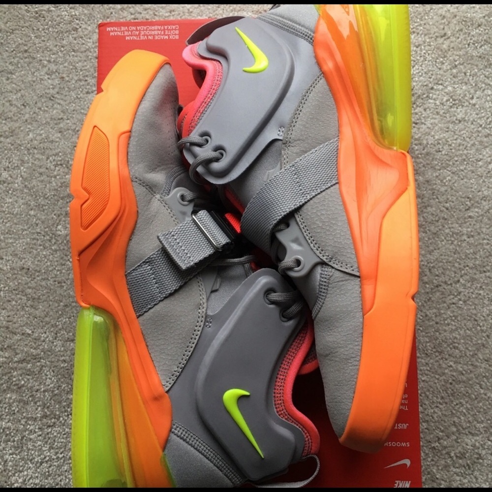 Nike Air Force 270 worn 3 times!